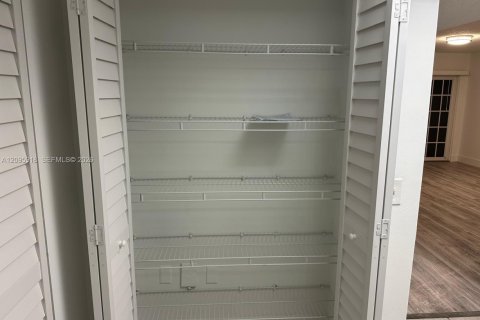 Copropriété à louer à Coconut Creek, Floride: 1 chambre, 72.28 m2 № 2384905 - photo 23