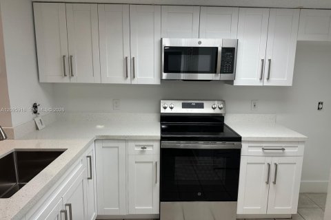 Copropriété à louer à Coconut Creek, Floride: 1 chambre, 72.28 m2 № 2384905 - photo 24