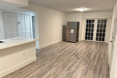 Copropriété à louer à Coconut Creek, Floride: 1 chambre, 72.28 m2 № 2384905 - photo 6