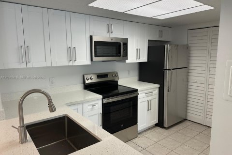 Copropriété à louer à Coconut Creek, Floride: 1 chambre, 72.28 m2 № 2384905 - photo 27