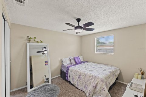 House in Tampa, Florida 5 bedrooms, 212.93 sq.m. № 2200062 - photo 17