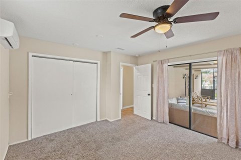 House in Tampa, Florida 5 bedrooms, 212.93 sq.m. № 2200062 - photo 26
