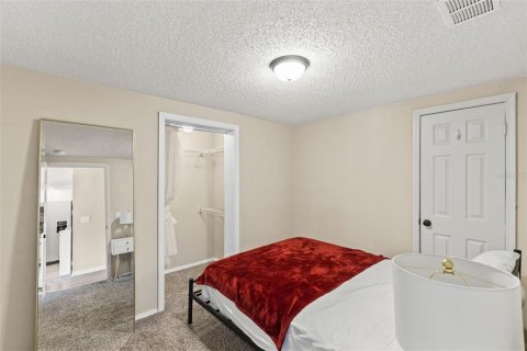 House in Tampa, Florida 5 bedrooms, 212.93 sq.m. № 2200062 - photo 23