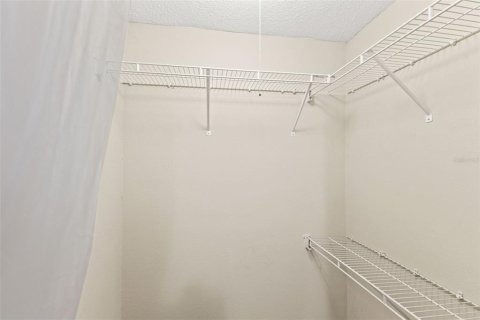 House in Tampa, Florida 5 bedrooms, 212.93 sq.m. № 2200062 - photo 24