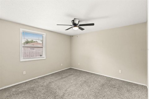 House in Tampa, Florida 5 bedrooms, 212.93 sq.m. № 2200062 - photo 27