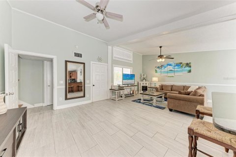 House in Venice, Florida 3 bedrooms, 126.63 sq.m. № 2091905 - photo 13