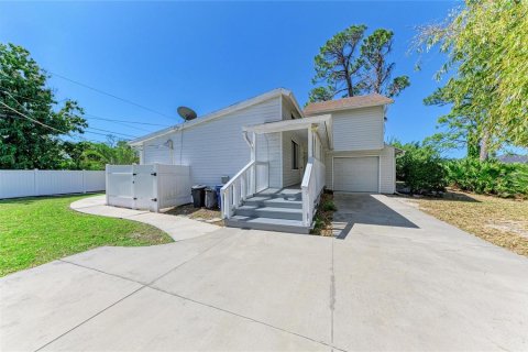 House in Venice, Florida 3 bedrooms, 126.63 sq.m. № 2091905 - photo 4