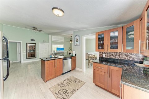 House in Venice, Florida 3 bedrooms, 126.63 sq.m. № 2091905 - photo 16