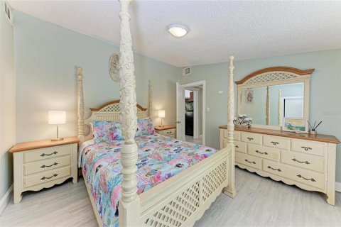 House in Venice, Florida 3 bedrooms, 126.63 sq.m. № 2091905 - photo 30