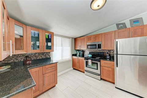 House in Venice, Florida 3 bedrooms, 126.63 sq.m. № 2091905 - photo 17
