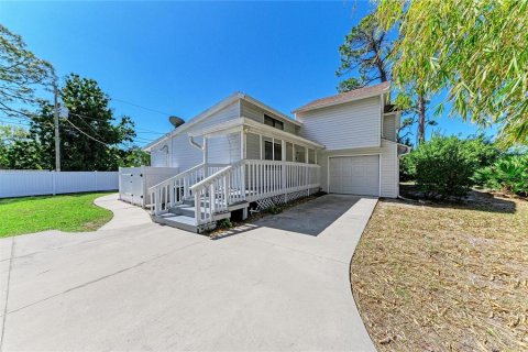 House in Venice, Florida 3 bedrooms, 126.63 sq.m. № 2091905 - photo 2