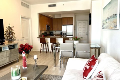 Condo in Hollywood, Florida, 2 bedrooms  № 2044502 - photo 8