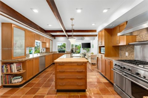 House in Surfside, Florida 6 bedrooms, 509.57 sq.m. № 1438552 - photo 18