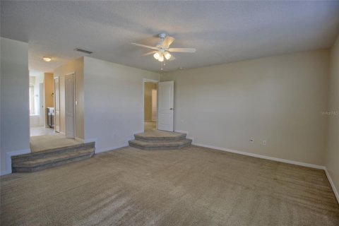 House in Winter Garden, Florida 4 bedrooms, 235.23 sq.m. № 1912321 - photo 15