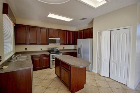 House in Winter Garden, Florida 4 bedrooms, 235.23 sq.m. № 1912321 - photo 7