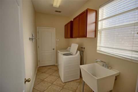 House in Winter Garden, Florida 4 bedrooms, 235.23 sq.m. № 1912321 - photo 22
