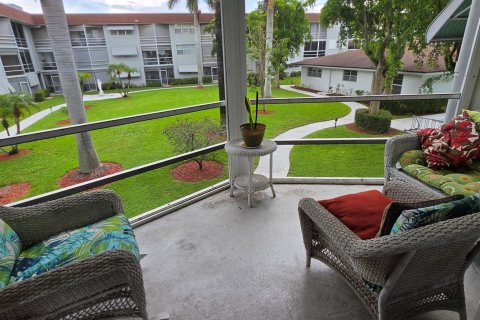 Condo in Deerfield Beach, Florida, 2 bedrooms  № 2382913 - photo 19