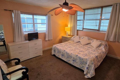 Condo in Deerfield Beach, Florida, 2 bedrooms  № 2382913 - photo 11