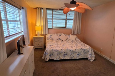 Condo in Deerfield Beach, Florida, 2 bedrooms  № 2382913 - photo 13