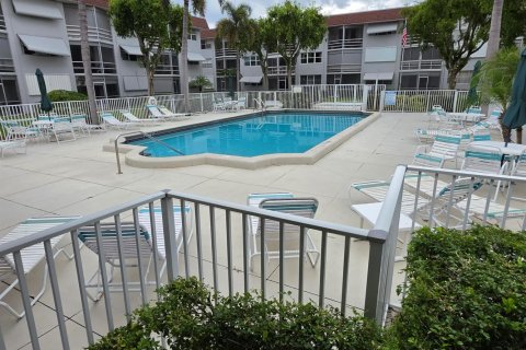 Condo in Deerfield Beach, Florida, 2 bedrooms  № 2382913 - photo 21