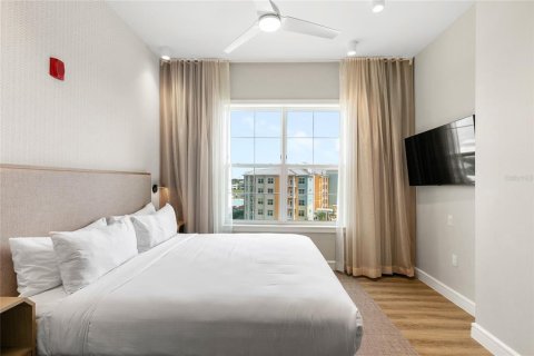Condo in Kissimmee, Florida, 2 bedrooms  № 2393396 - photo 11