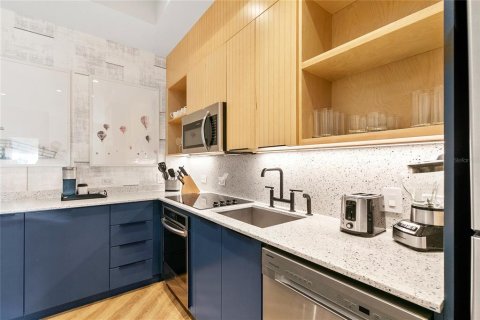 Condo in Kissimmee, Florida, 2 bedrooms  № 2393396 - photo 4