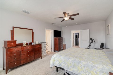 House in Wildwood, Florida 5 bedrooms, 248.42 sq.m. № 1586809 - photo 16