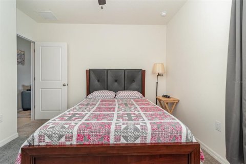 House in Wildwood, Florida 5 bedrooms, 248.42 sq.m. № 1586809 - photo 20