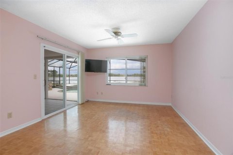 House in Deltona, Florida 3 bedrooms, 182.09 sq.m. № 1680129 - photo 15