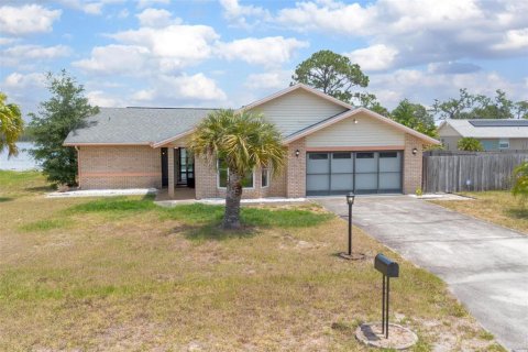 House in Deltona, Florida 3 bedrooms, 182.09 sq.m. № 1680129 - photo 5