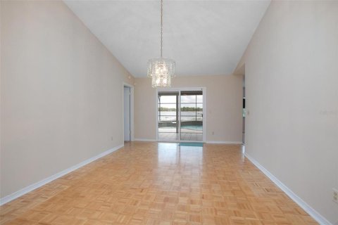 House in Deltona, Florida 3 bedrooms, 182.09 sq.m. № 1680129 - photo 13