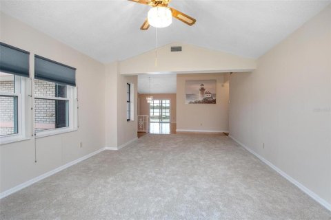 House in Deltona, Florida 3 bedrooms, 182.09 sq.m. № 1680129 - photo 12