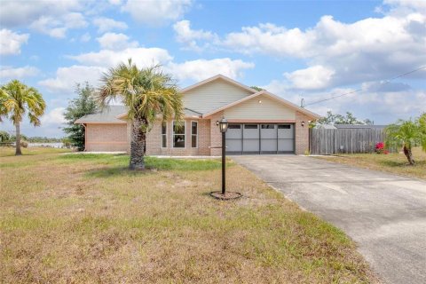 House in Deltona, Florida 3 bedrooms, 182.09 sq.m. № 1680129 - photo 4