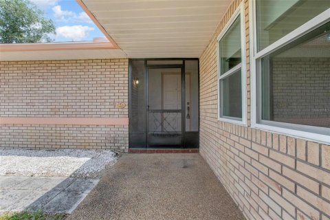 House in Deltona, Florida 3 bedrooms, 182.09 sq.m. № 1680129 - photo 27