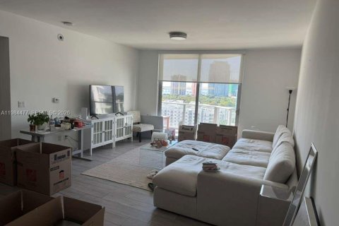 Condominio en alquiler en Miami, Florida, 1 dormitorio, 91.04 m2 № 2045694 - foto 5