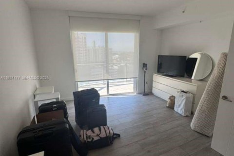 Condominio en alquiler en Miami, Florida, 1 dormitorio, 91.04 m2 № 2045694 - foto 16