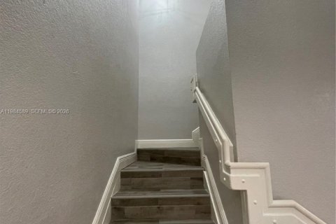 Adosado en venta en Cutler Bay, Florida, 4 dormitorios, 159.05 m2 № 2254957 - foto 11