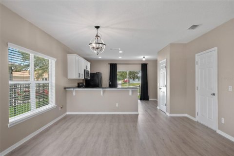 House in Winter Garden, Florida 5 bedrooms, 205.5 sq.m. № 1808210 - photo 7