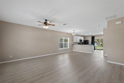 House in Winter Garden, Florida 5 bedrooms, 205.5 sq.m. № 1808210 - photo 5