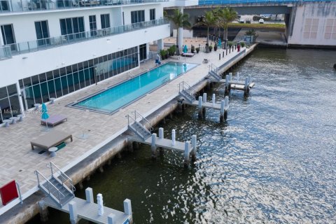 Propiedad comercial en venta en Hollywood, Florida № 1939539 - foto 27