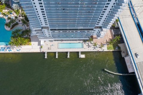 Propiedad comercial en venta en Hollywood, Florida № 1939539 - foto 30