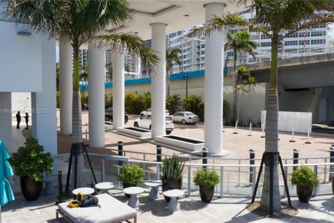 Propiedad comercial en venta en Hollywood, Florida № 1939539 - foto 18