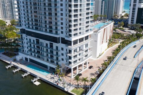 Propiedad comercial en venta en Hollywood, Florida № 1939539 - foto 6