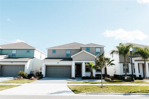 House in Kissimmee, Florida 8 bedrooms, 353.49 sq.m. № 2106125