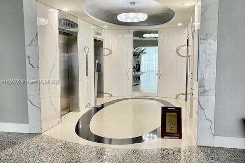 Condo in Hallandale Beach, Florida, 2 bedrooms  № 1948403 - photo 14