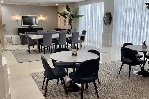 Condo in Hallandale Beach, Florida, 2 bedrooms  № 1948403 - photo 23