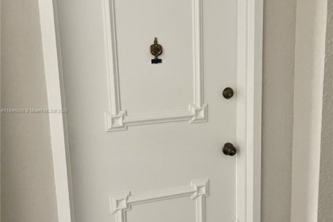 Condo in Hallandale Beach, Florida, 2 bedrooms  № 1948403 - photo 6