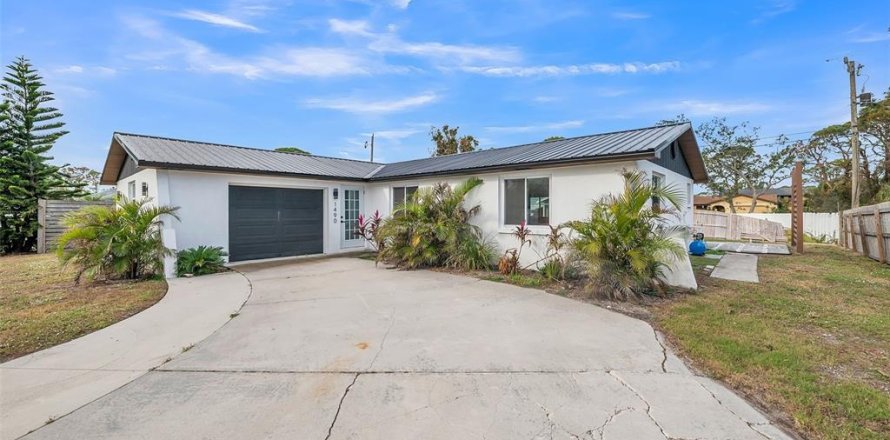 House in Venice, Florida 4 bedrooms, 155.33 sq.m. № 1535476