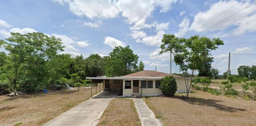 House in Bushnell, Florida 3 bedrooms, 95.88 sq.m. № 1827357