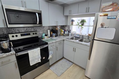 Снять в аренду кондоминиум в Майами, Флорида 2 спальни, 87.89м2, № 1952576 - фото 10